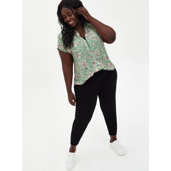 ✨2/$20 Torrid Georgette Zip Front Dolman Blouse Green Pink Floral Plus Size 1 1X - Picture 11 of 12